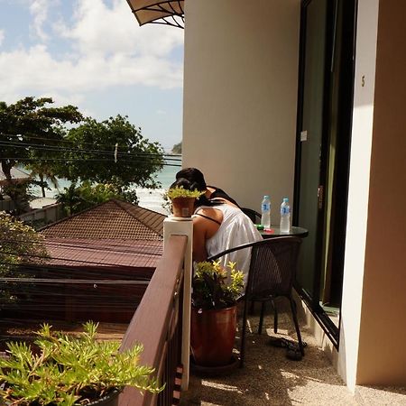 Kata Beachwalk Hotel And Bungalows Ngoại thất bức ảnh