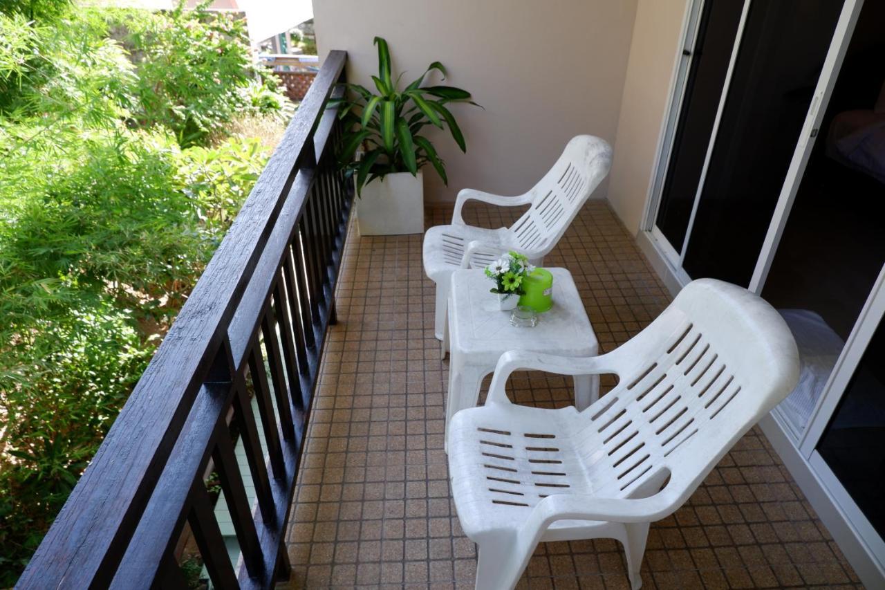 Kata Beachwalk Hotel And Bungalows Ngoại thất bức ảnh
