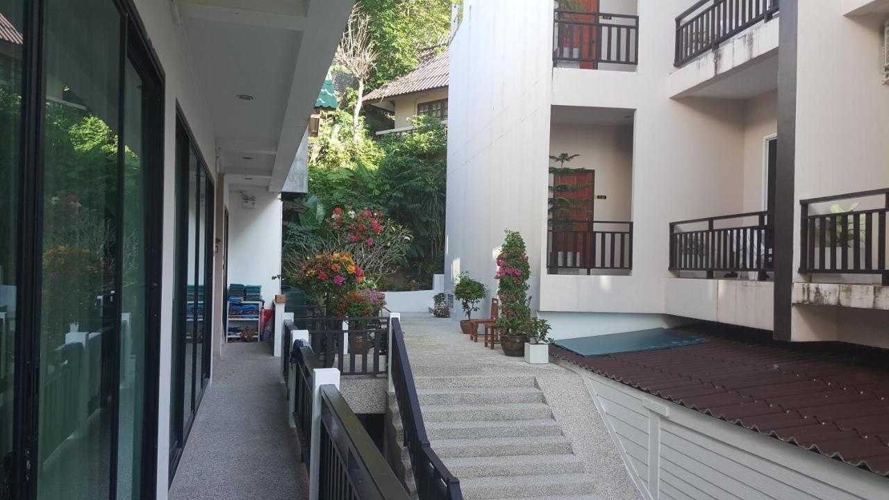 Kata Beachwalk Hotel And Bungalows Ngoại thất bức ảnh