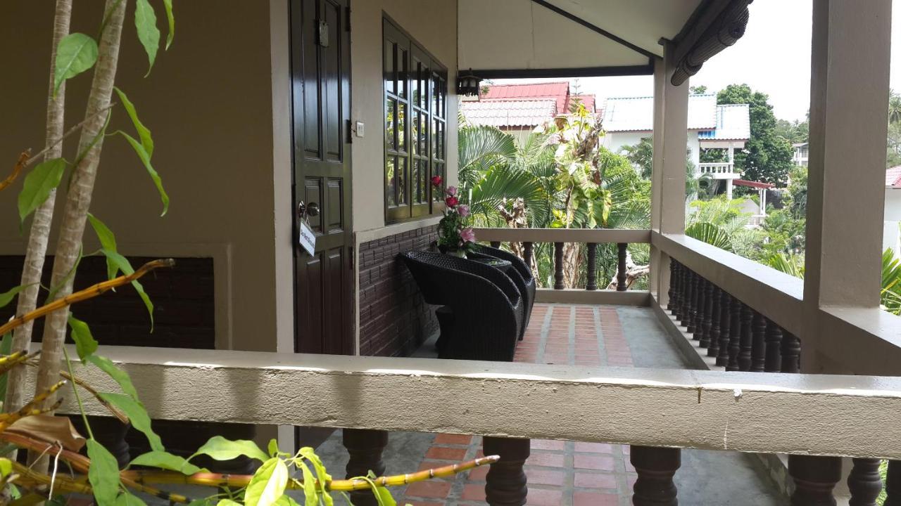 Kata Beachwalk Hotel And Bungalows Ngoại thất bức ảnh