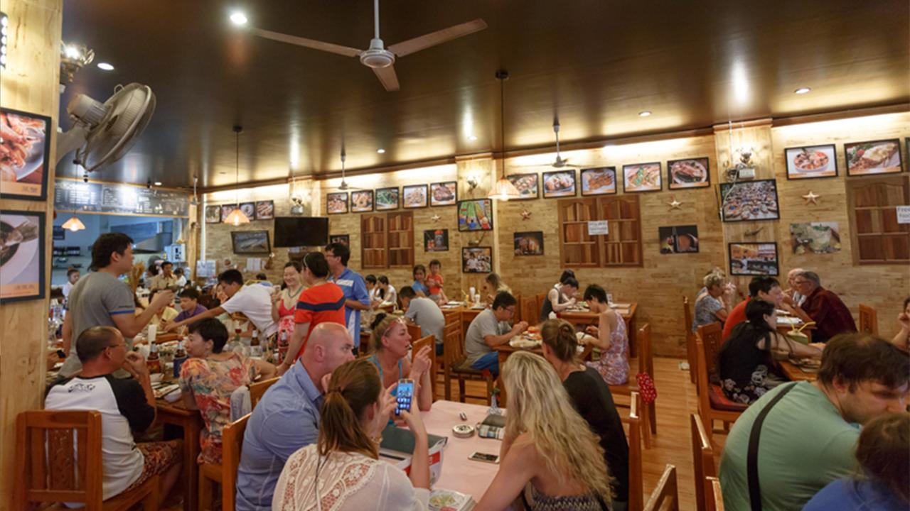 Kata Beachwalk Hotel And Bungalows Ngoại thất bức ảnh