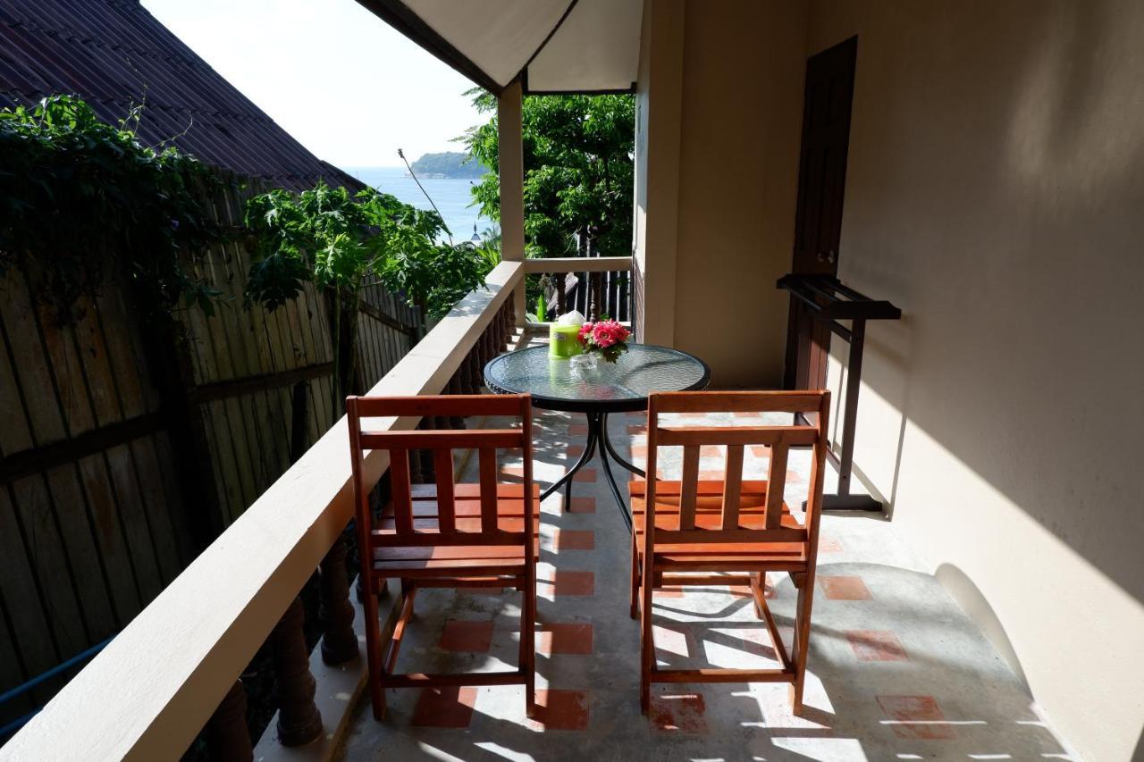 Kata Beachwalk Hotel And Bungalows Ngoại thất bức ảnh