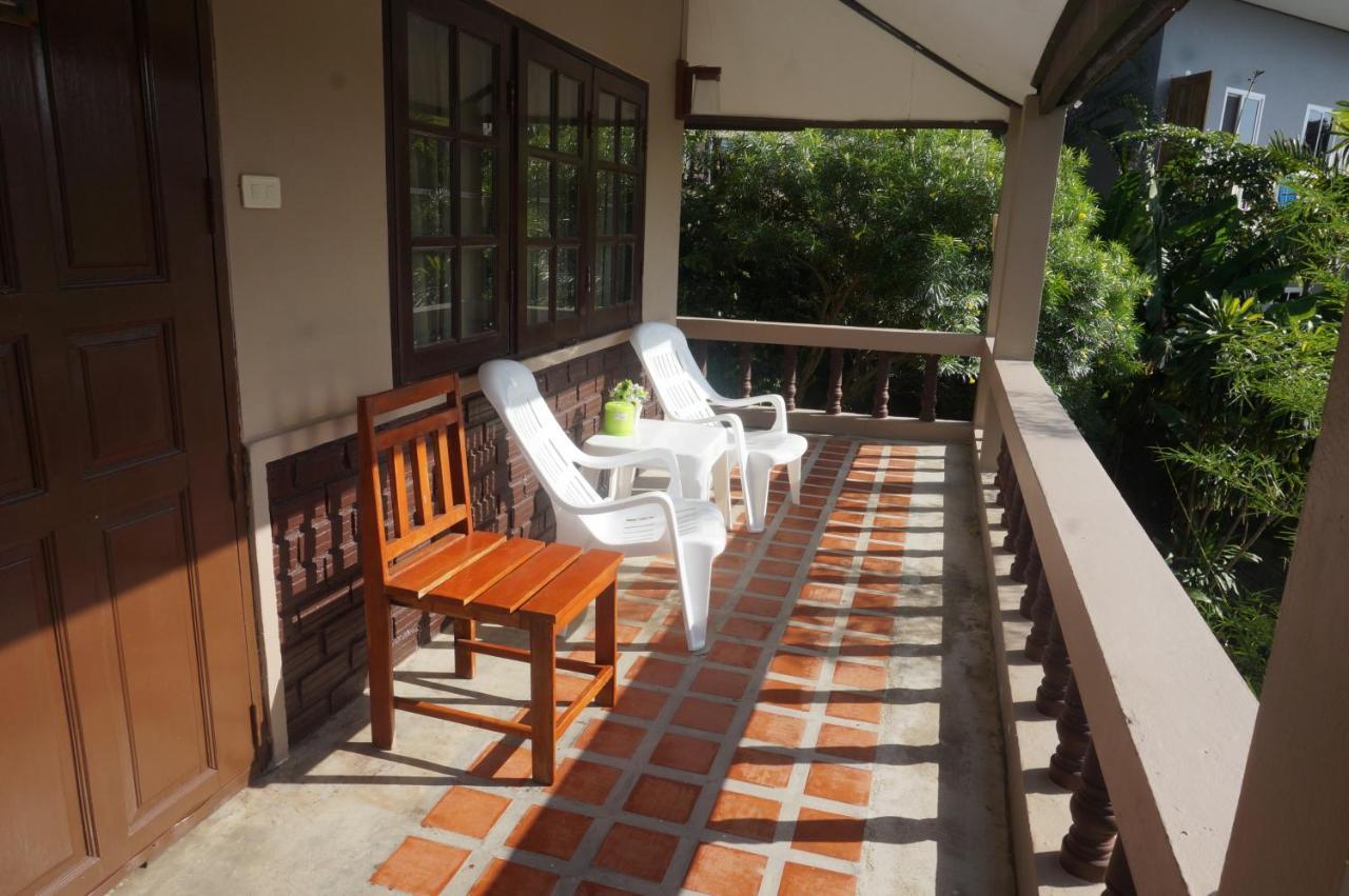 Kata Beachwalk Hotel And Bungalows Ngoại thất bức ảnh