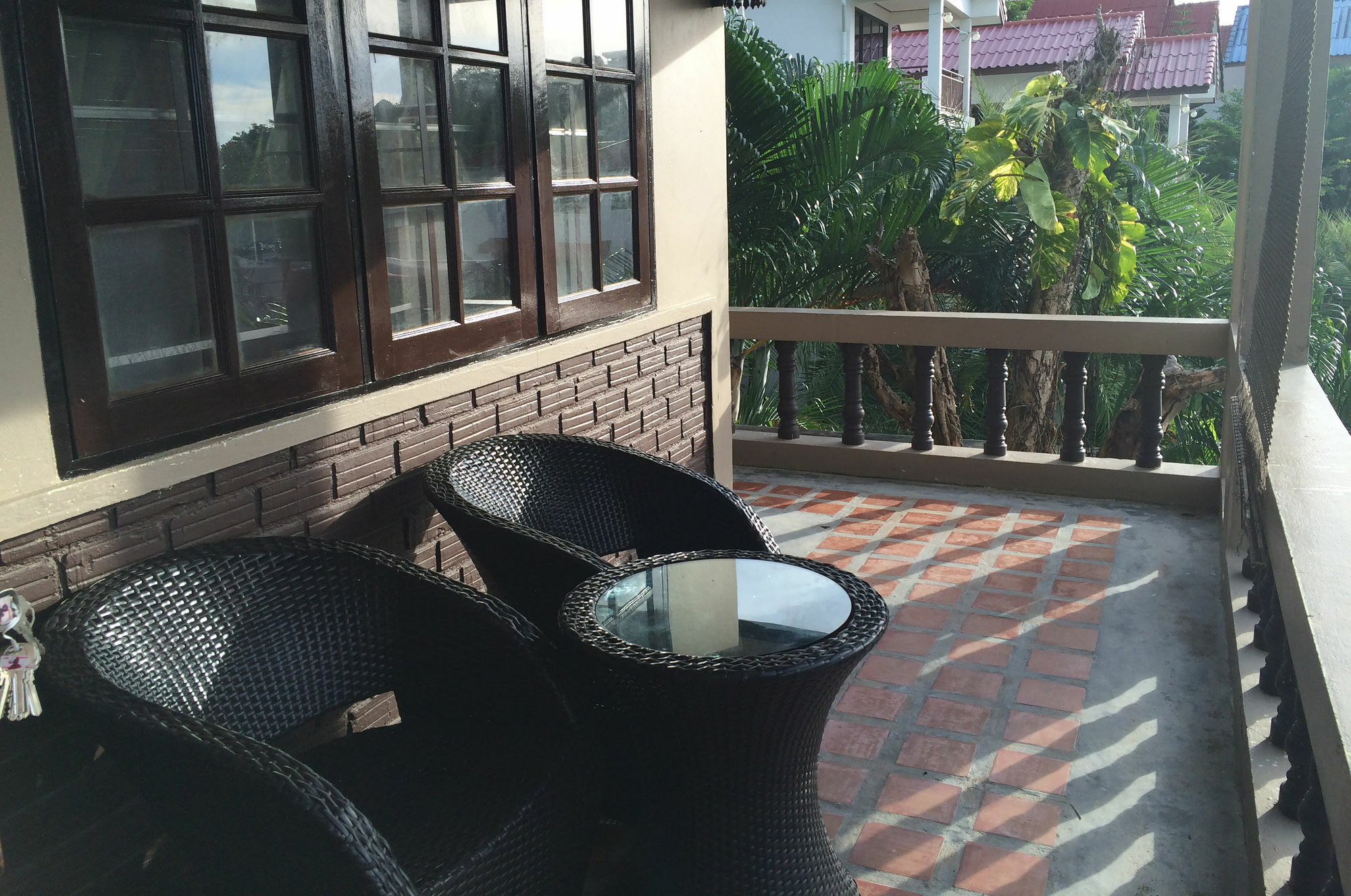Kata Beachwalk Hotel And Bungalows Ngoại thất bức ảnh