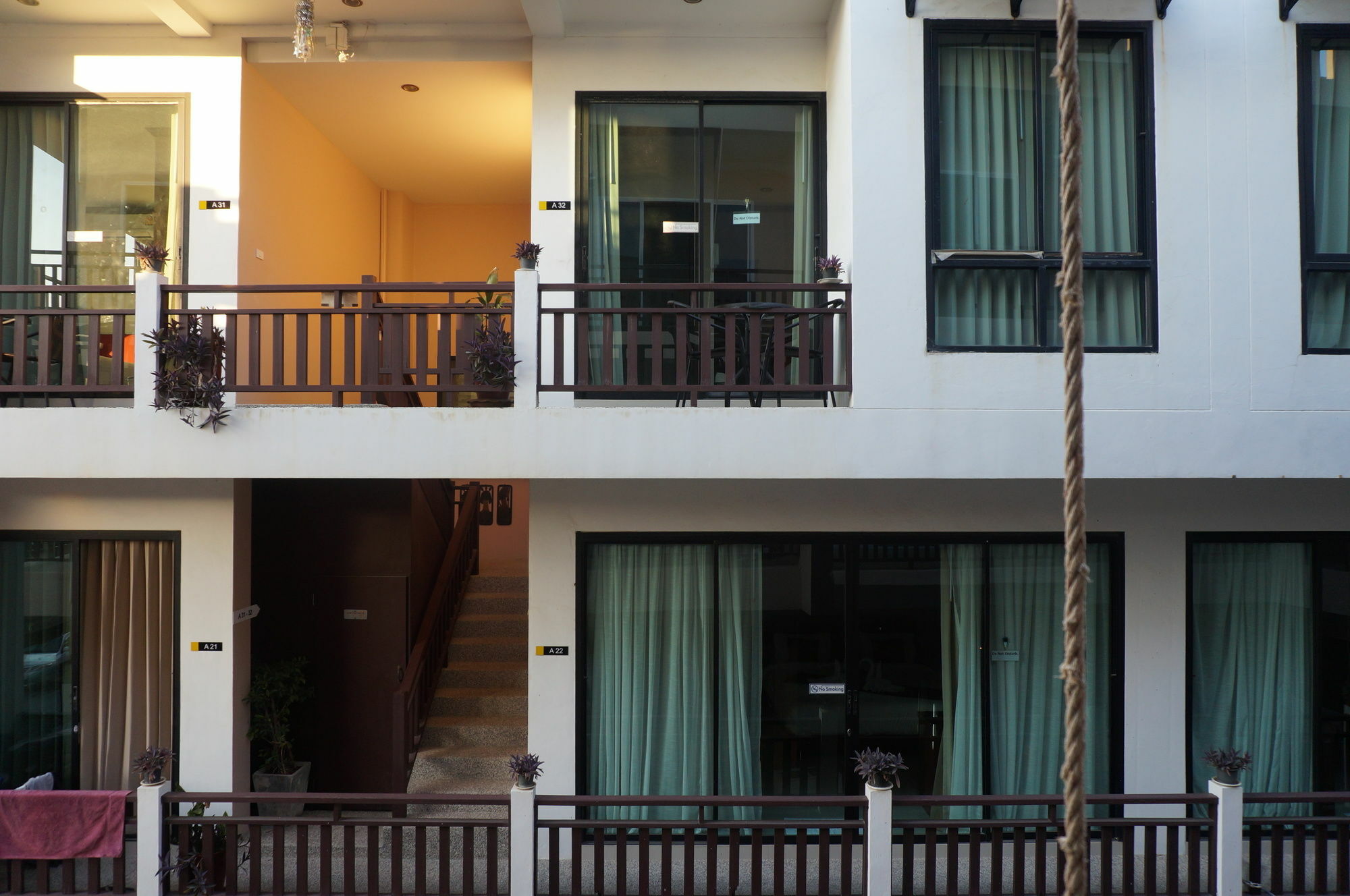 Kata Beachwalk Hotel And Bungalows Ngoại thất bức ảnh